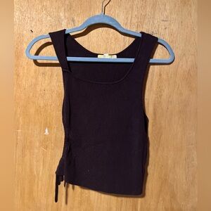 Tshirt brown top from Urban Outfitters very cute style.